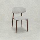 Beige eetkamerstoel met walnoot kleur onderstel