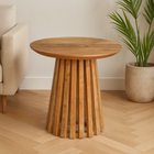 Ronde houten salontafel.