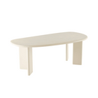 Organische beige eettafel van microcement