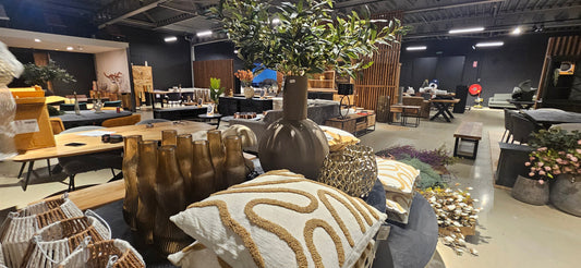 Welke accessoires passen bij mangohouten meubels?