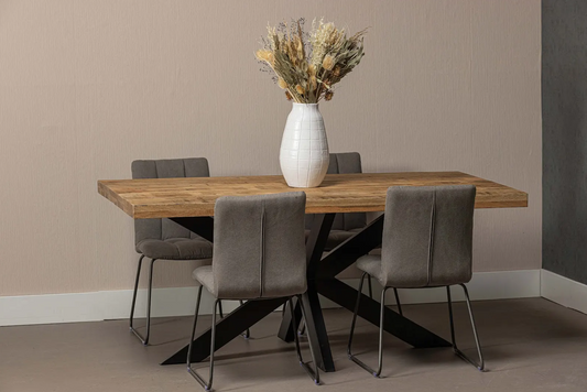 Hoe weet je of een eettafel in je kamer past?