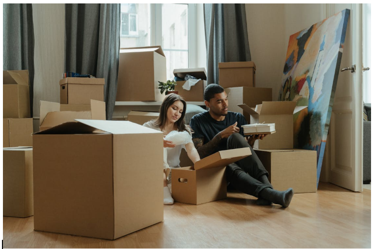 Verhuizen met mangohouten meubels: hoe zorg je dat ze niet beschadigen?