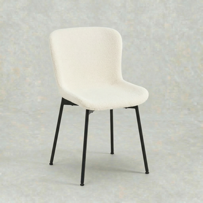 Eetkamerstoel Skagen Wit Bouclé met zwart onderstel