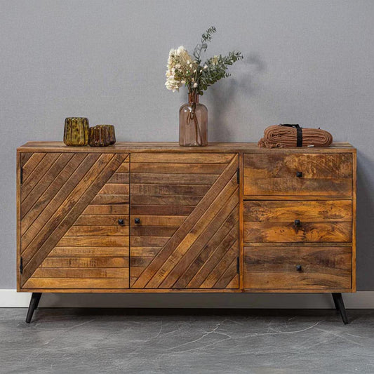 smal dressoir van mangohout met planken en lades in speels ontwerp 145 cm breed