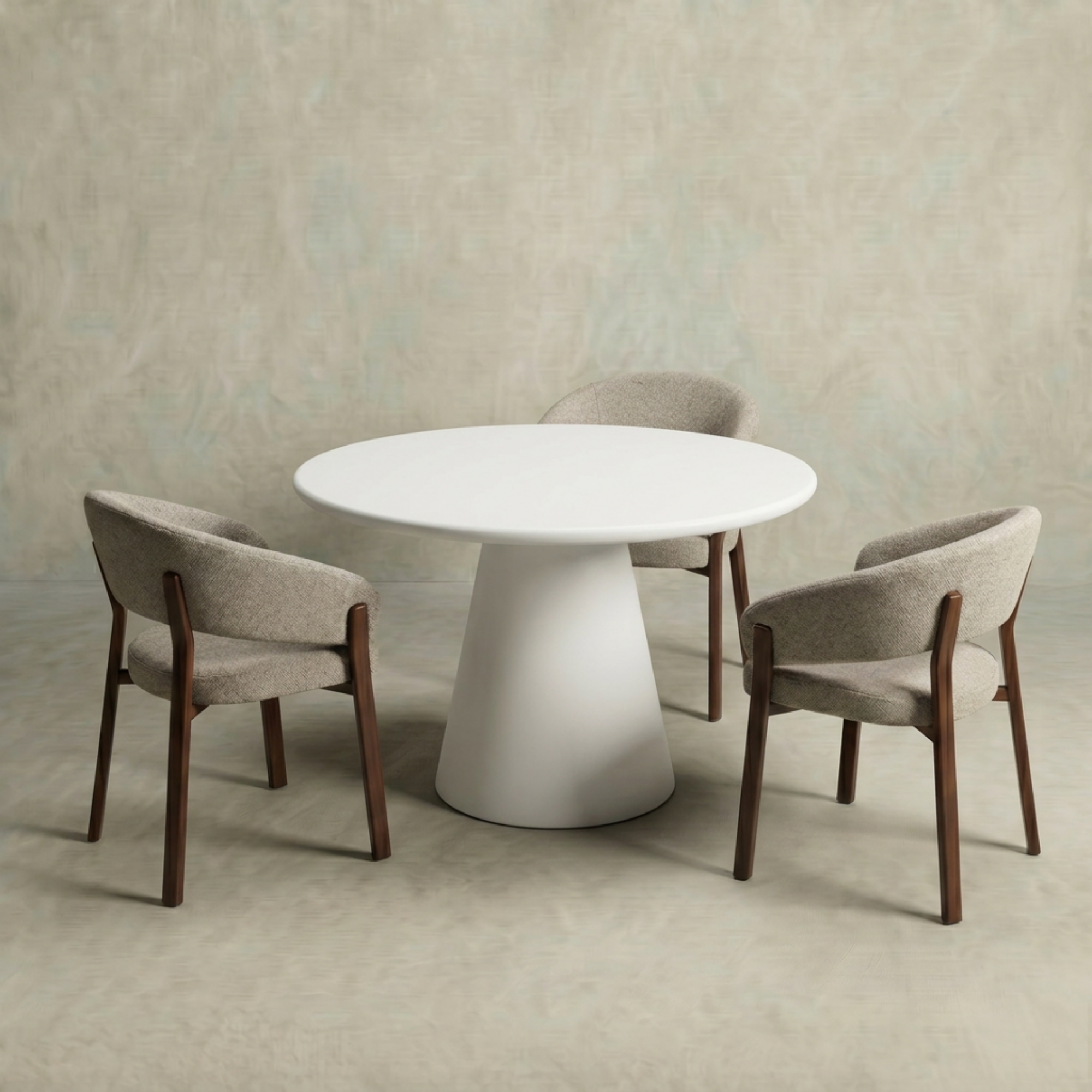 Witte ronde eettafel van microcement met witte poot