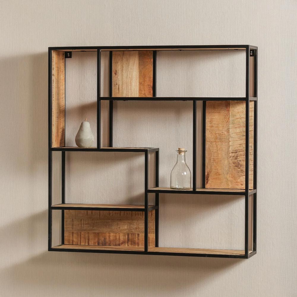 Industrieel wandrek met metalen frame en mangohout