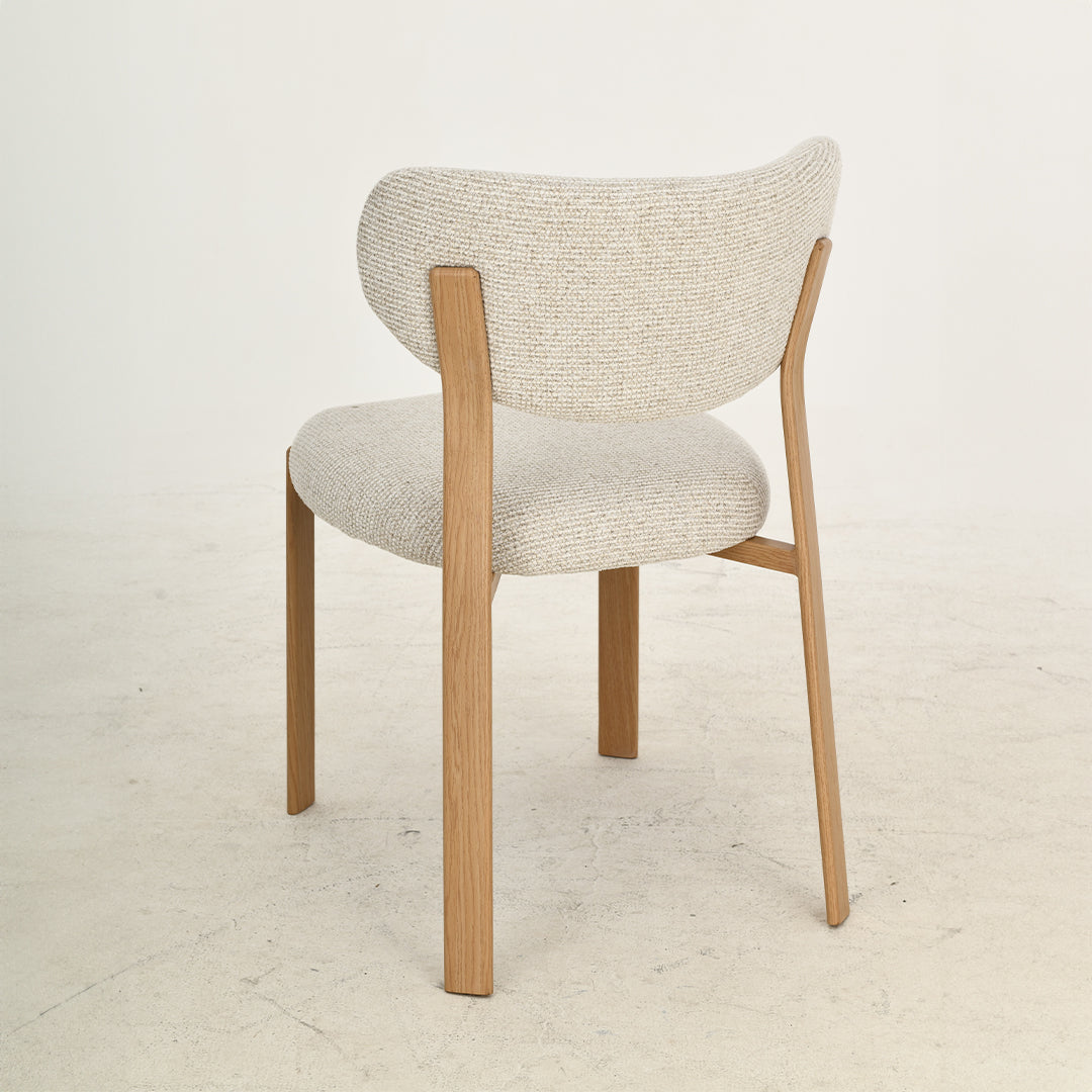 Eetkamerstoel, wit met eiken kleur onderstel.