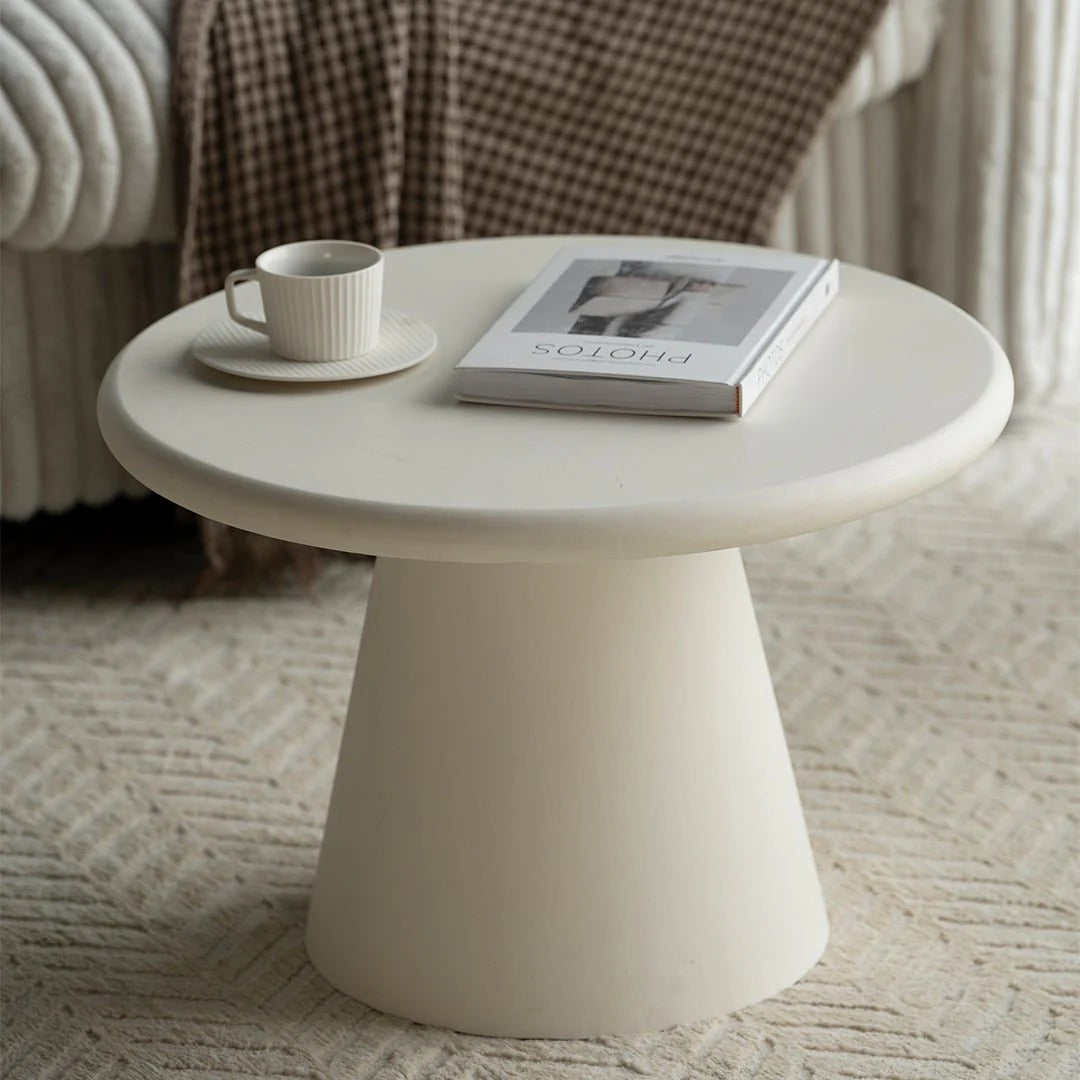 Ronde beige salontafel van microcement